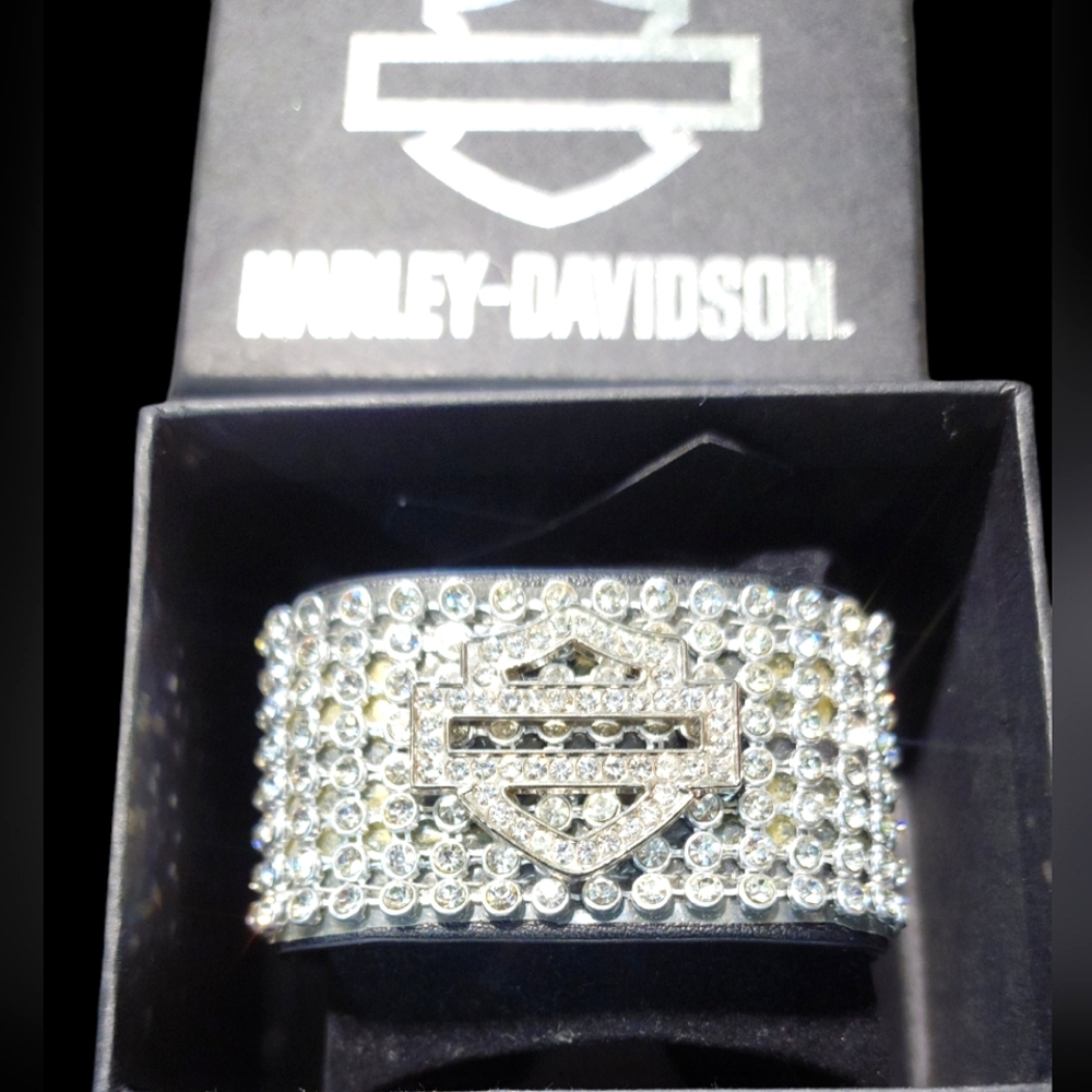 Harley-Davidson Women's Bar & Shield Saturday Night Wrist Cuff Sz M/L 8"